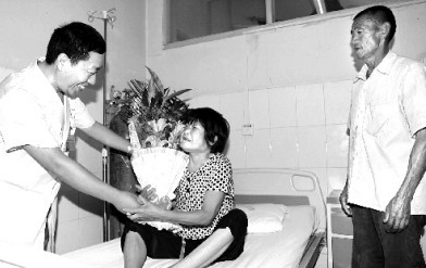 郑州市管城区人民医院医务人员免费救治郑州环