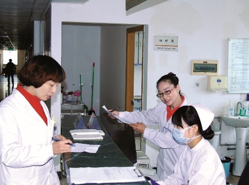 和患者一起守护健康--巩义市人民医院服务新农