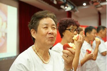 广州圣贝开展8020种植牙质量公益行 慈善惠泽