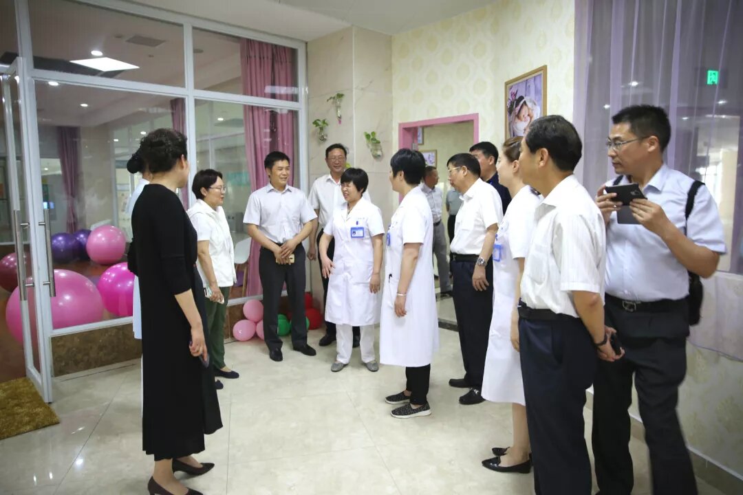 吴阶平医学基金会莅临河南圣德医院考察