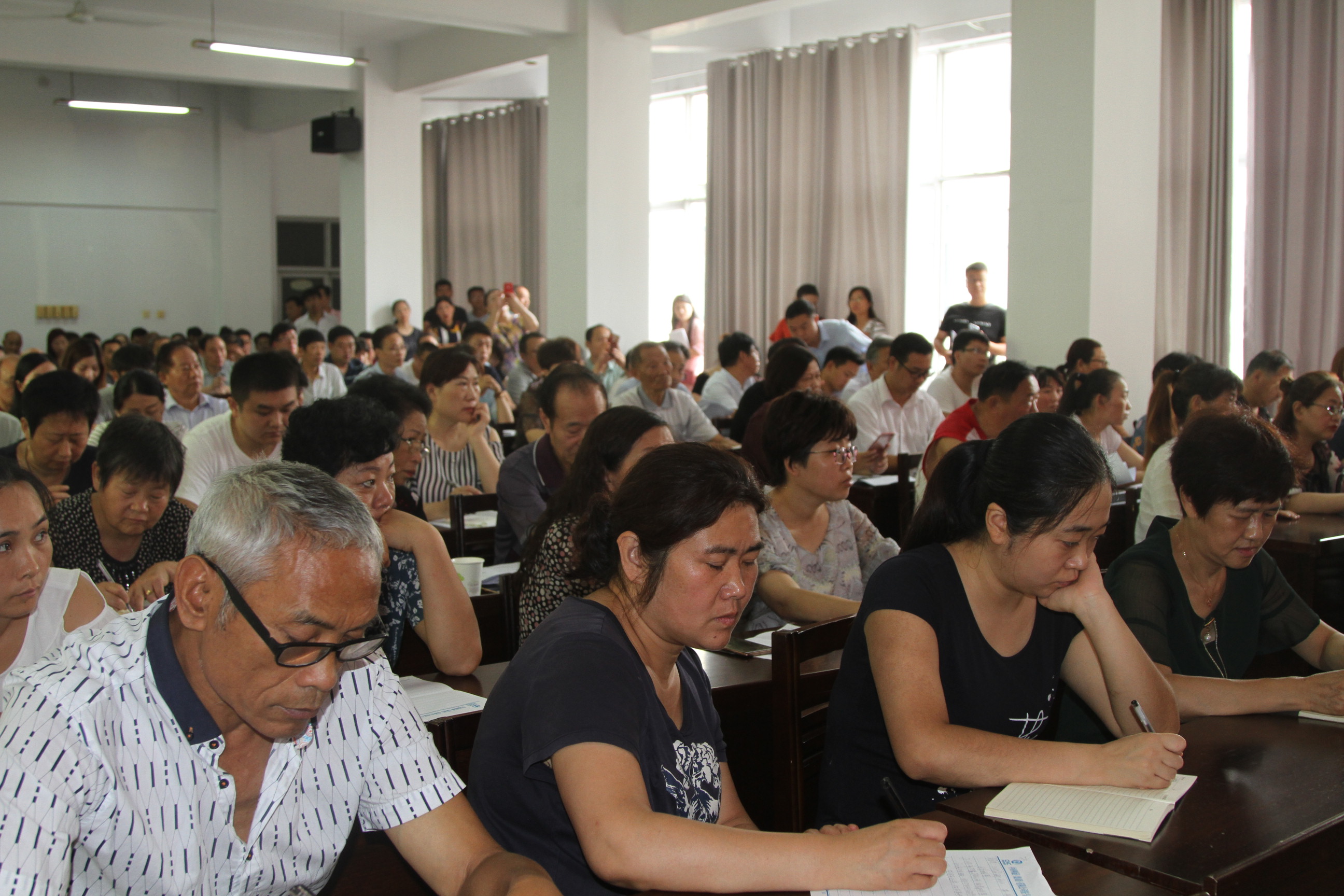 驻马店市驿城区召开医疗机构感染控制及管理工